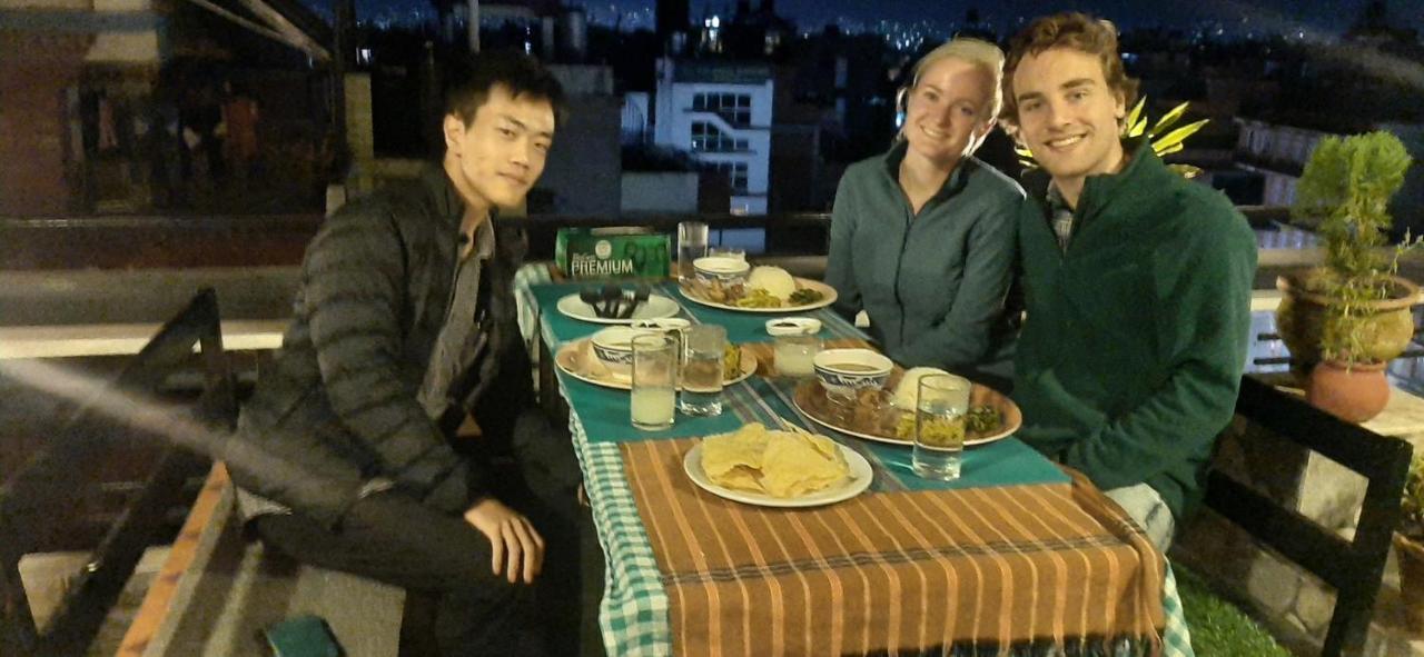 Looniva Guest House Lalitpur Экстерьер фото