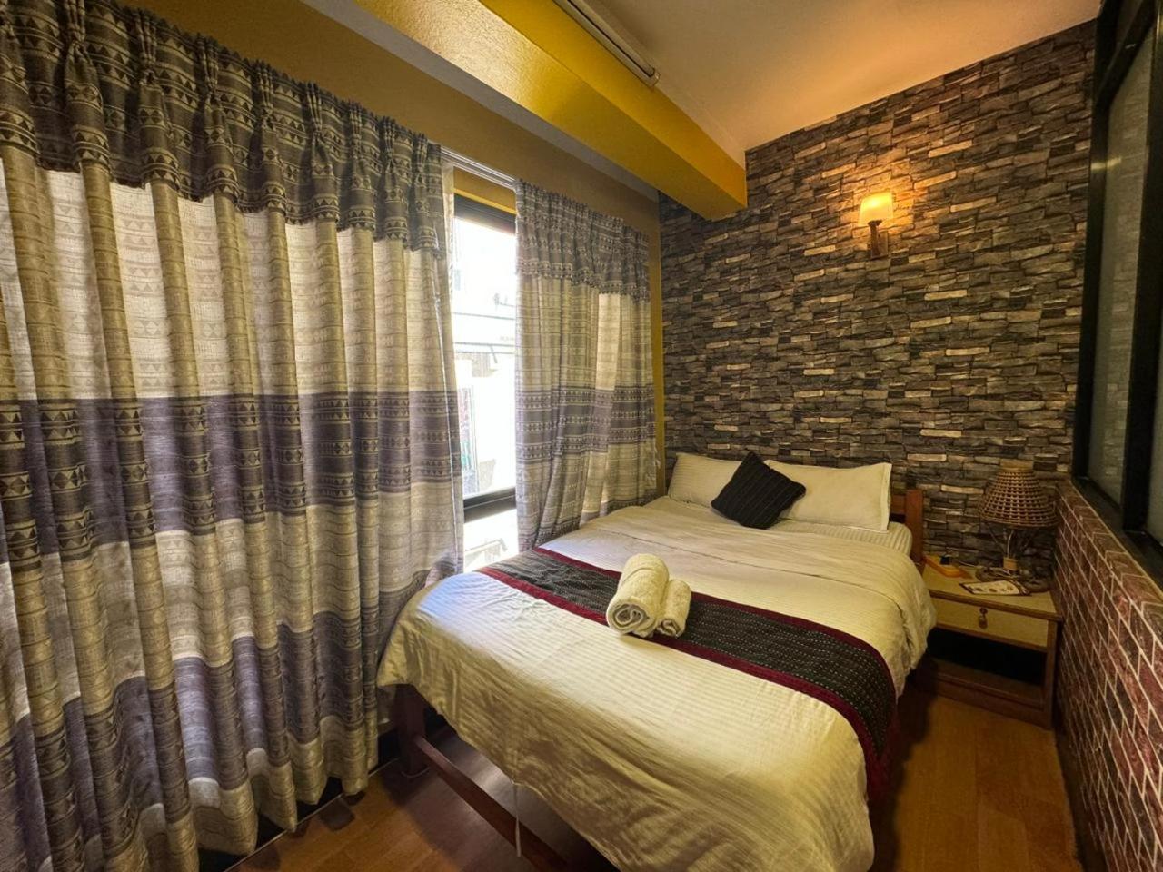 Looniva Guest House Lalitpur Номер фото